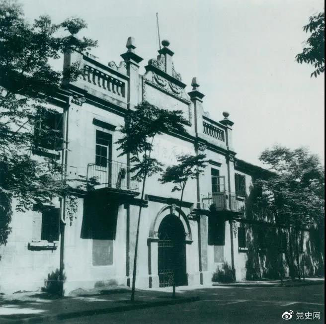 1927年4月27日，中國(guó)共產(chǎn)黨第五次全國(guó)代表大會(huì)在武漢召開(kāi)。圖為大會(huì)舉行開(kāi)幕式的地方。